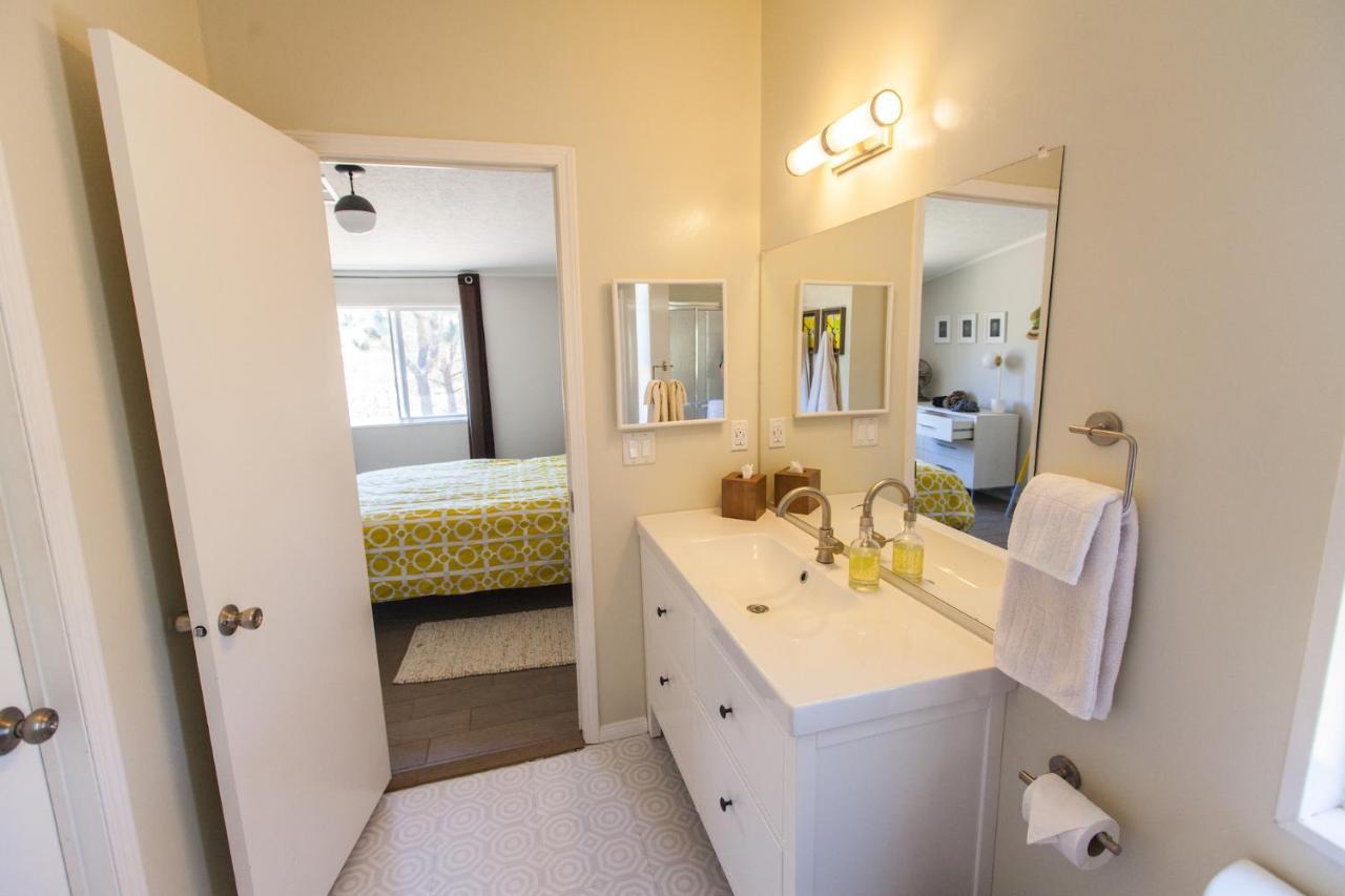 Holiday home @ Marbella Lane - 10 Acres Oasis Desert Retreat! Joshua Tree