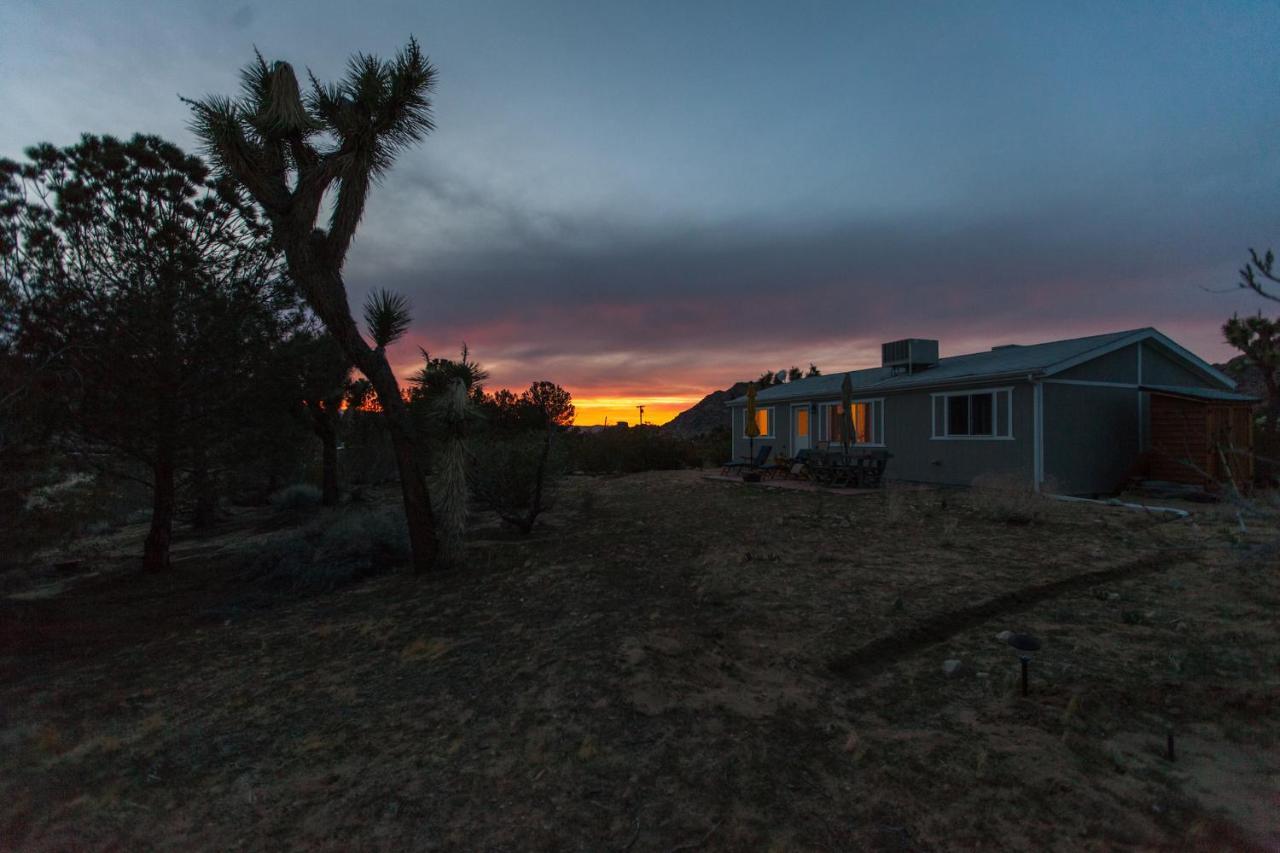 @ Marbella Lane - 10 Acres Oasis Desert Retreat! Holiday home *