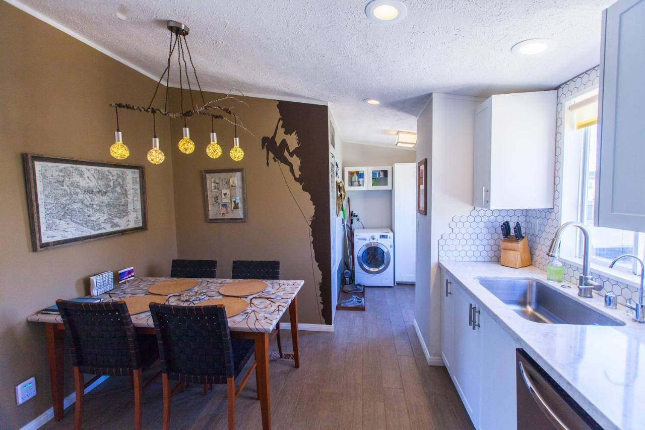 @ Marbella Lane - 10 Acres Oasis Desert Retreat! Holiday home Joshua Tree